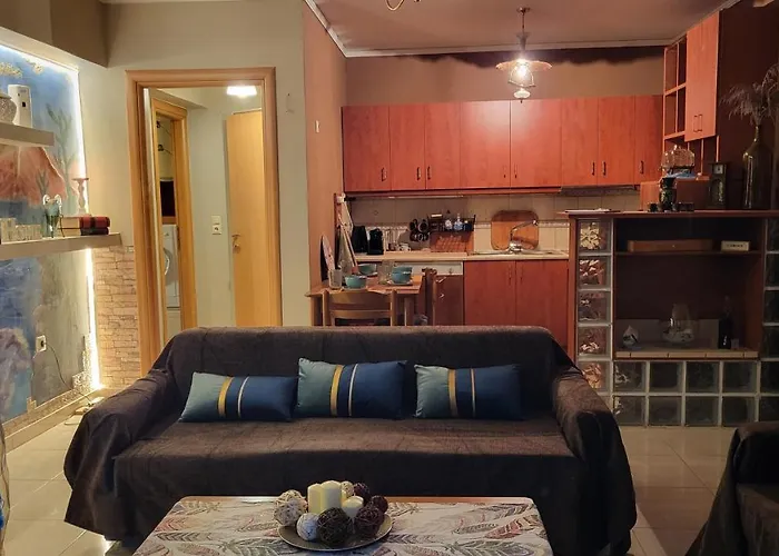 M&M Airport Stop Garden Apartment
